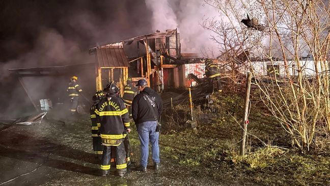 Multiple agencies knock down fully-involved structure fire in Putnam County