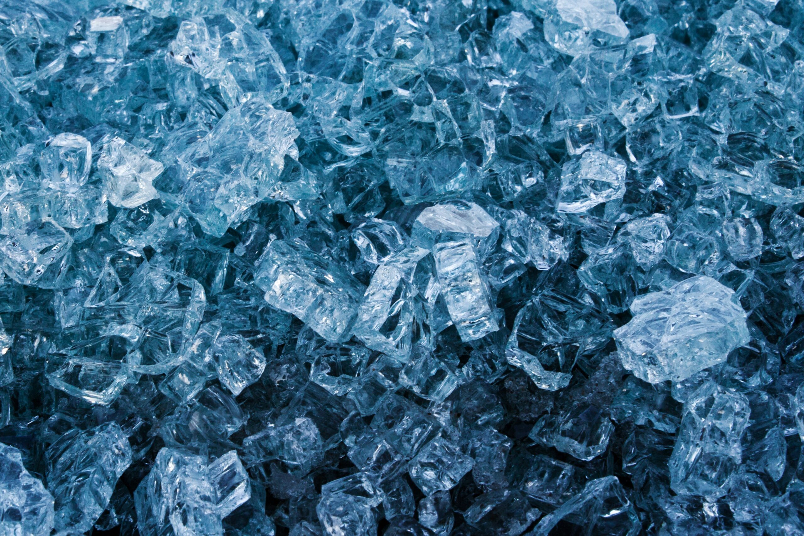 Ice phenomena that defy expectations