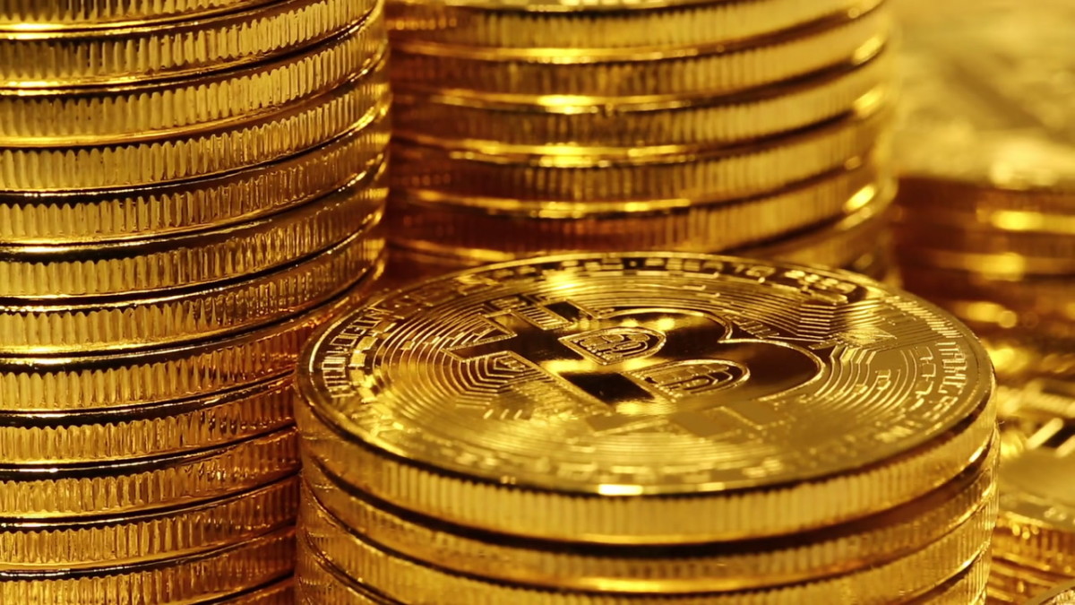 Gold, XRP extend losses on Presidents’ Day