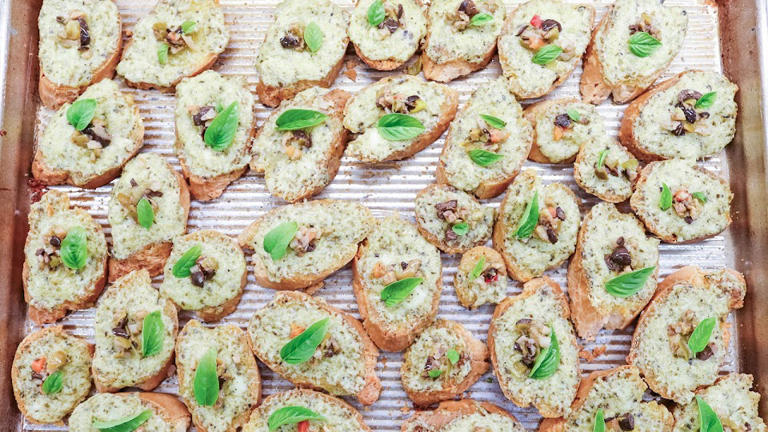 Packed with flavor, these pesto parmesan bread rounds are sure to be ...