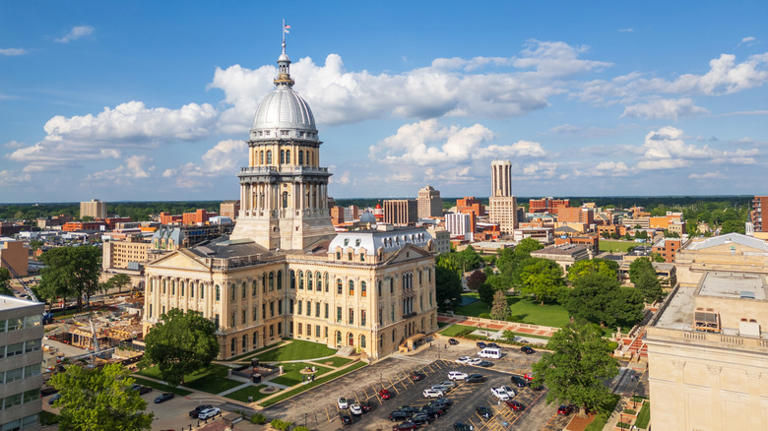 Illinois' 5 most charming downtowns to visit, according to research