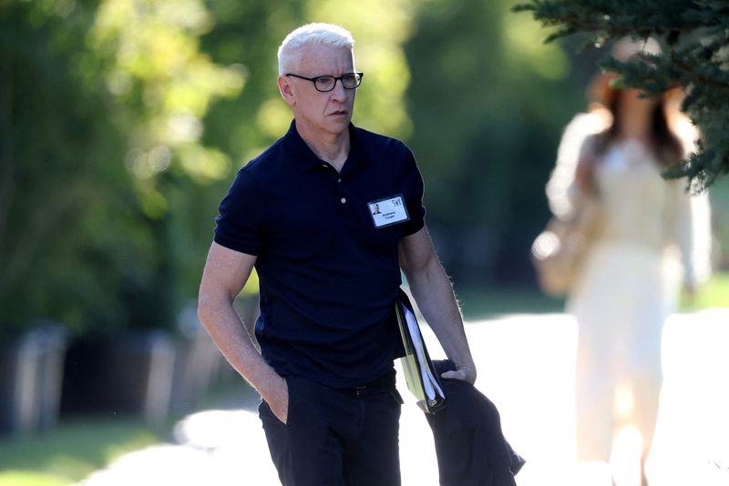 Anderson Cooper to leave CBS