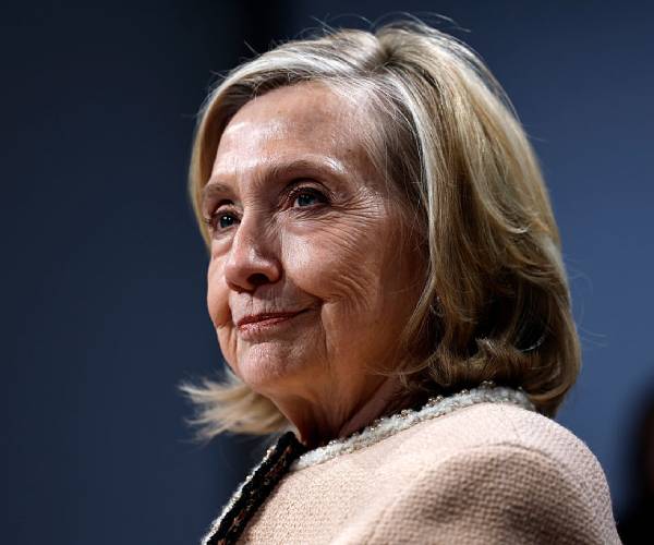Hillary Clinton spars with Czech leader over Trump