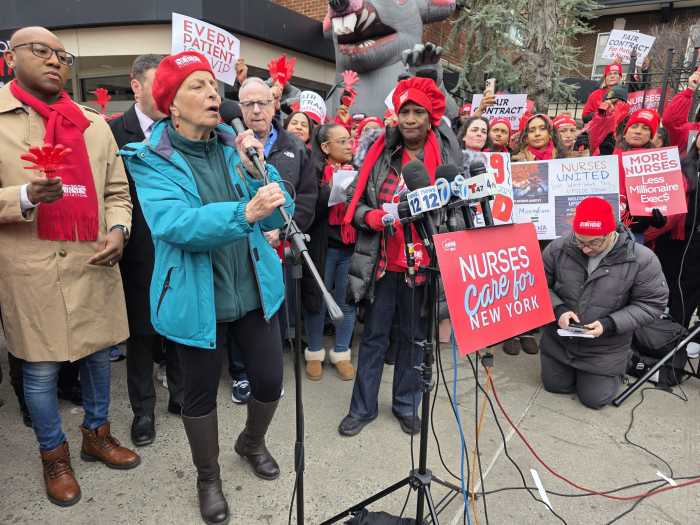 'Total chaos': Montefiore Moses emergency nurses prepare union charges ...