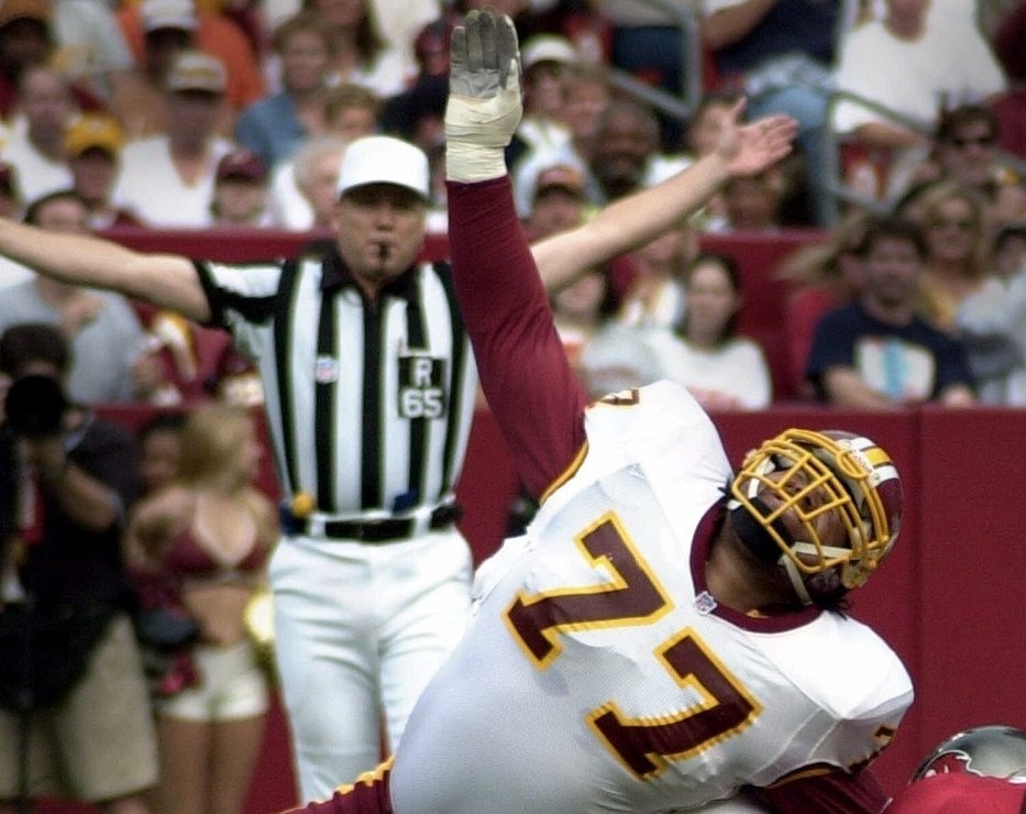 Tre' Johnson, former NFL All-Pro, dies at 54 during family trip