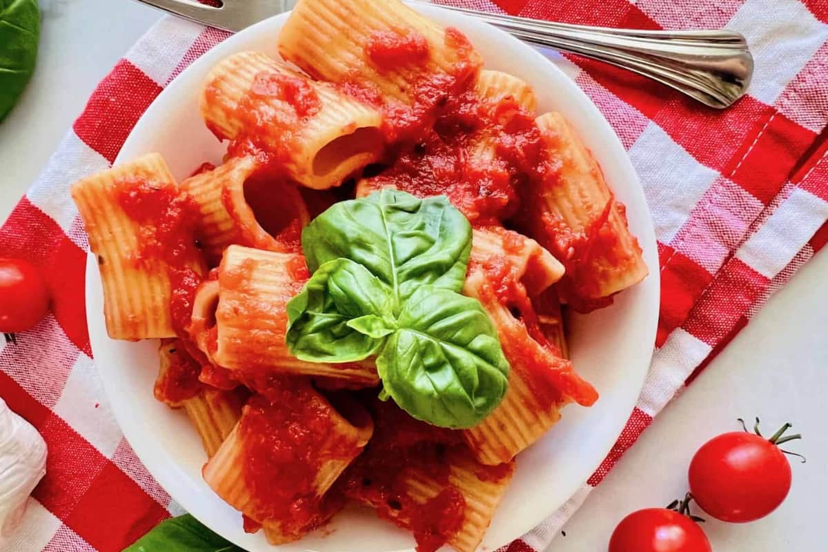26 classic and creative pasta recipes (because variety is the spice of ...