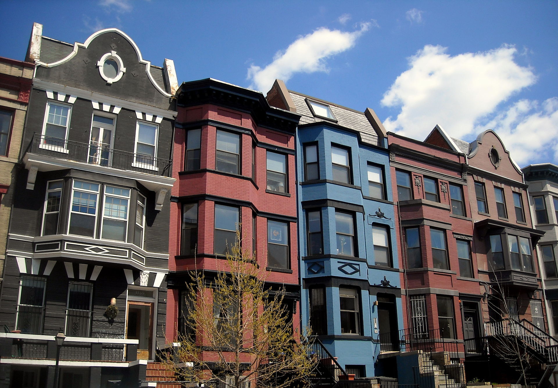 17 historic downtown blocks where kids can stretch their legs