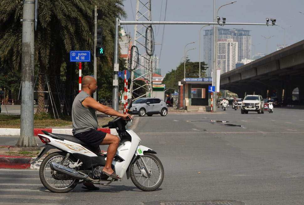 Đường vắng, nhiều trường hợp vi phạm giao thông trong ngày 29 Tết