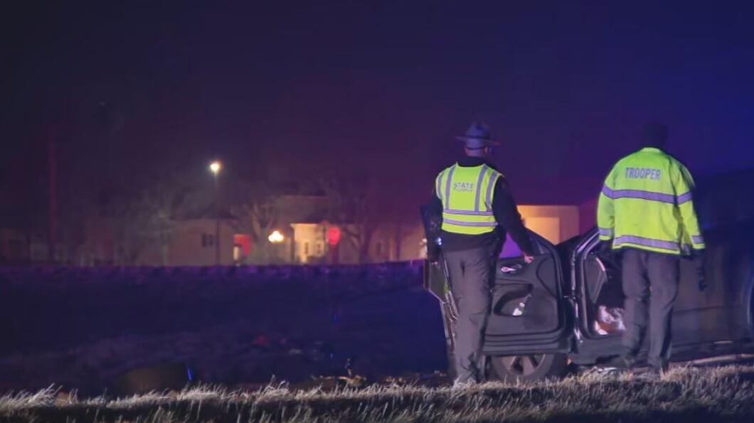 1 woman dead, 2 people injured after crash in Darke County