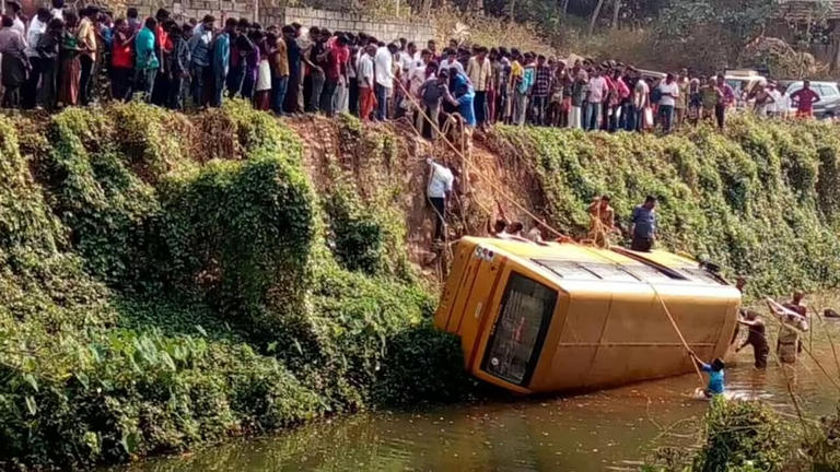 School bus overturns into stream in Thiruvananthapuram, students escape ...