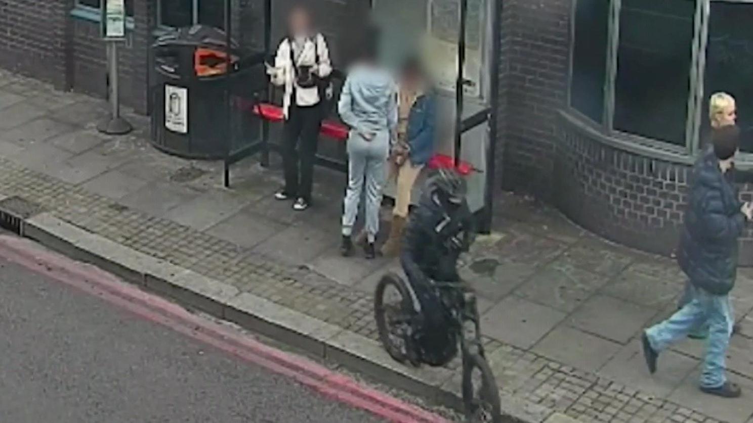 Targeted operations cutting phone thefts, Met says<br>