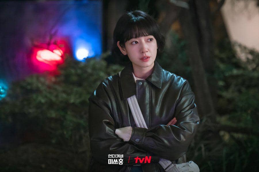 8 Strategi Keum Bo CS Membeli Saham Deok Gyu di Undercover Miss Hong