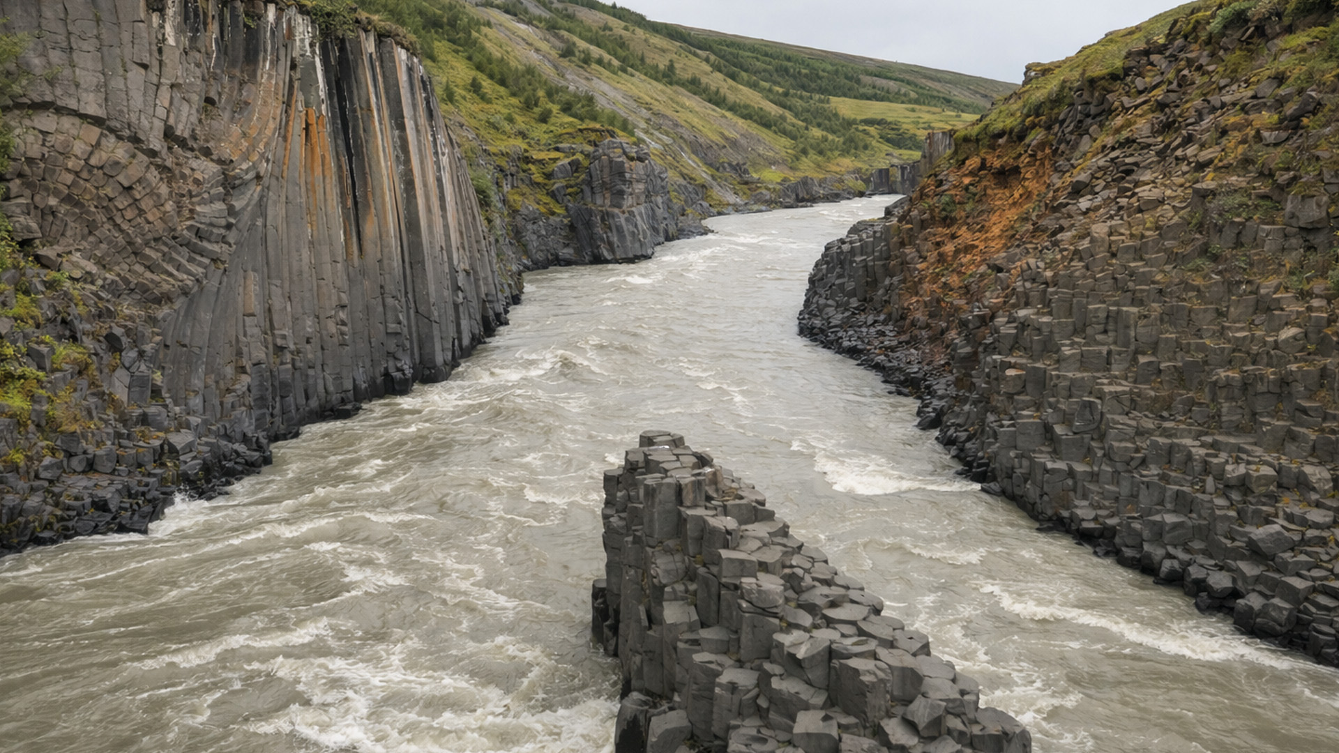 How did nature build these columns?