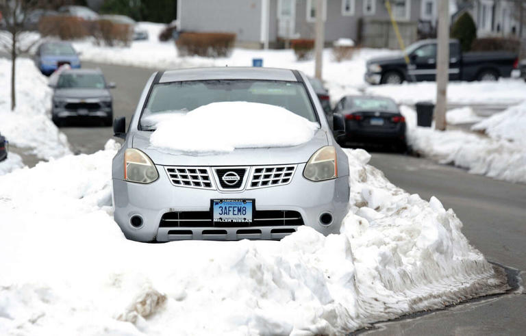 Light snow could make CT roads icy Tuesday morning, National Weather ...