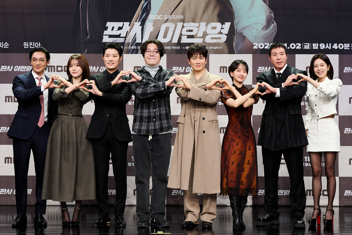 [인터뷰] “회사·작가 긍정적” ‘판사 이한영’ 시즌2? 지성 응답할까
