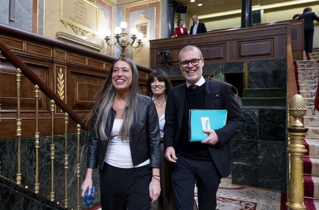 Junts rechazará la propuesta de Vox para prohibir el burka y registra ...