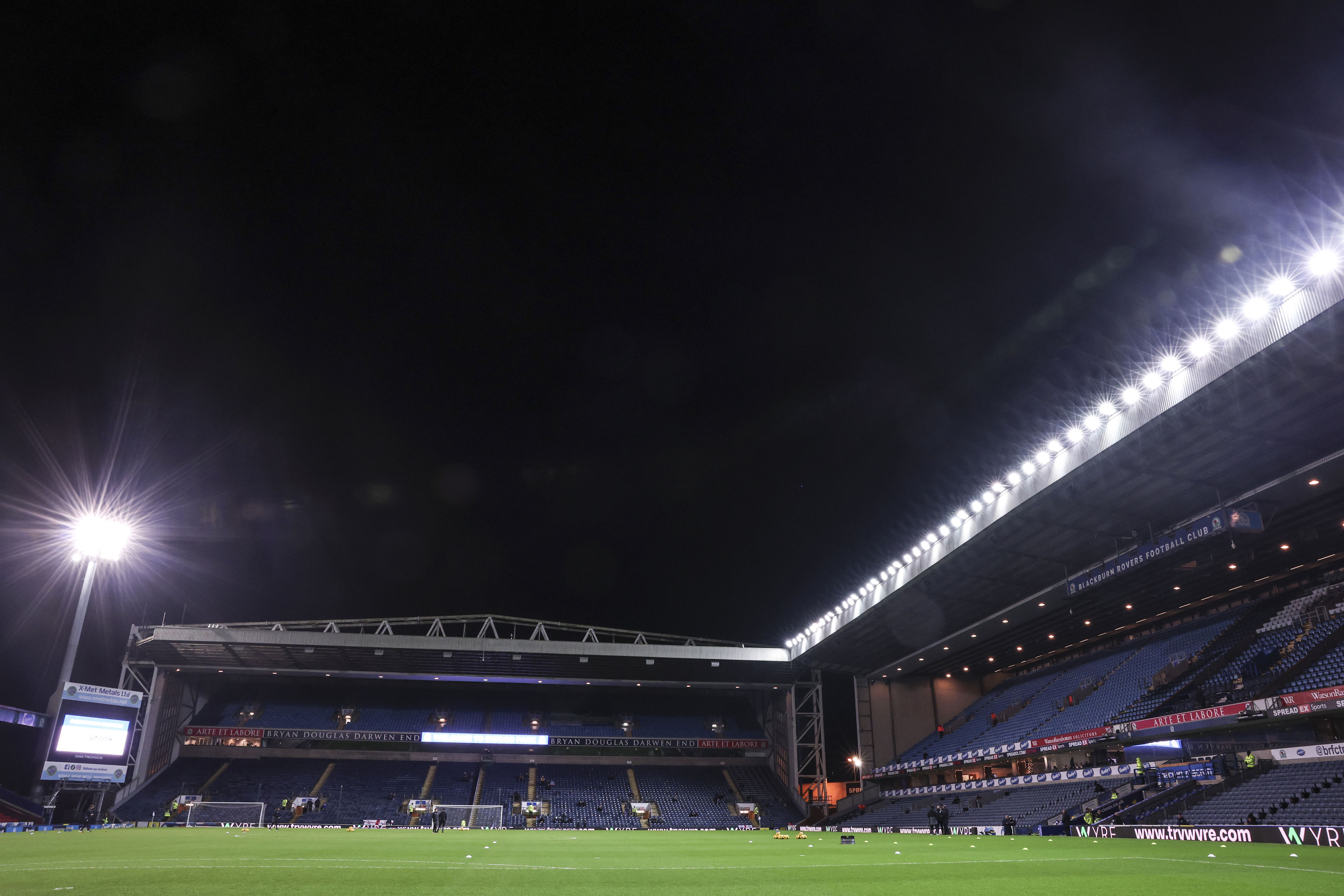 'Simply no words' - Former Hibs star suffers nightmare injury in EFL ...