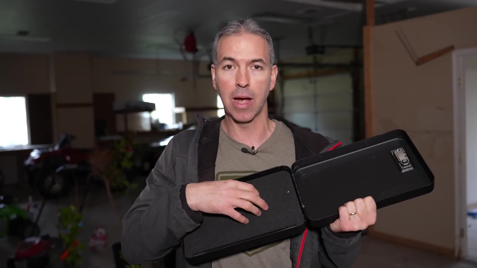 TSA regulations and proper procedures for transporting firearms on aircraft