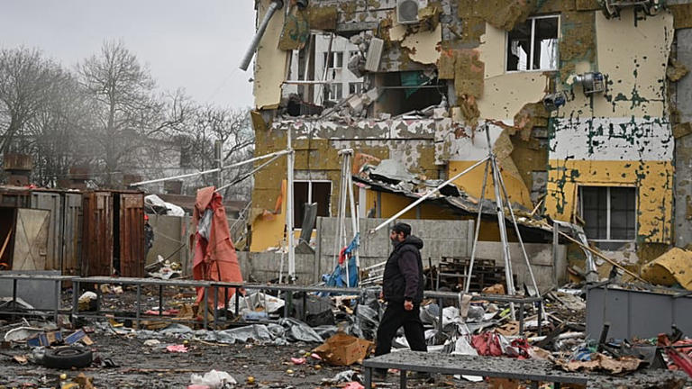 Ukraine urges allies to act as Russia launches mass attack before talks