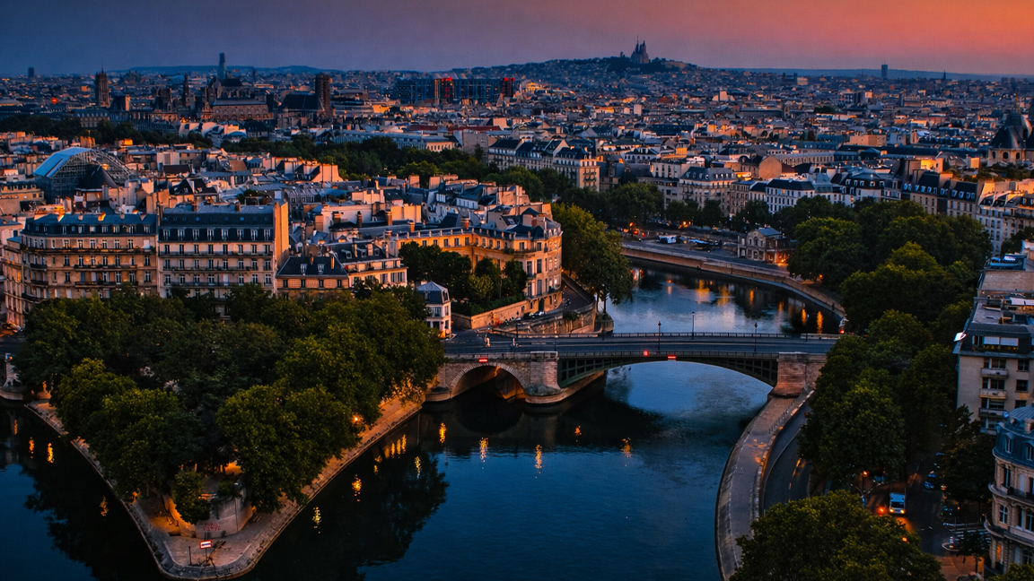 Paisaje urbano de París al atardecer junto al río