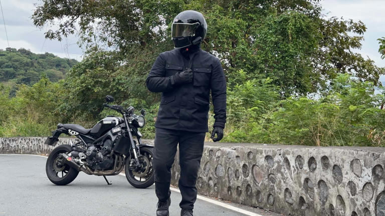 This outfit from Pando Moto proves you can ride safe and look good doing it