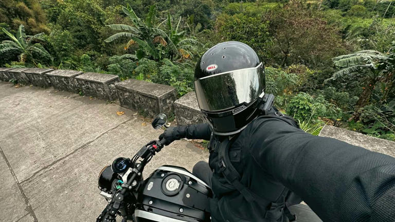 This outfit from Pando Moto proves you can ride safe and look good doing it