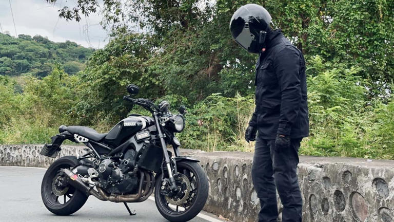 This outfit from Pando Moto proves you can ride safe and look good doing it