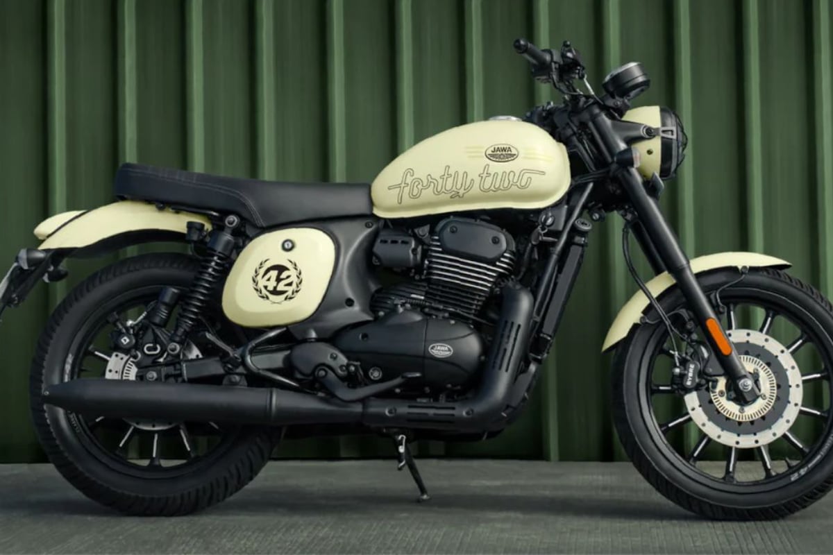 Jawa 42 updated with new colour: Check price, specs and more