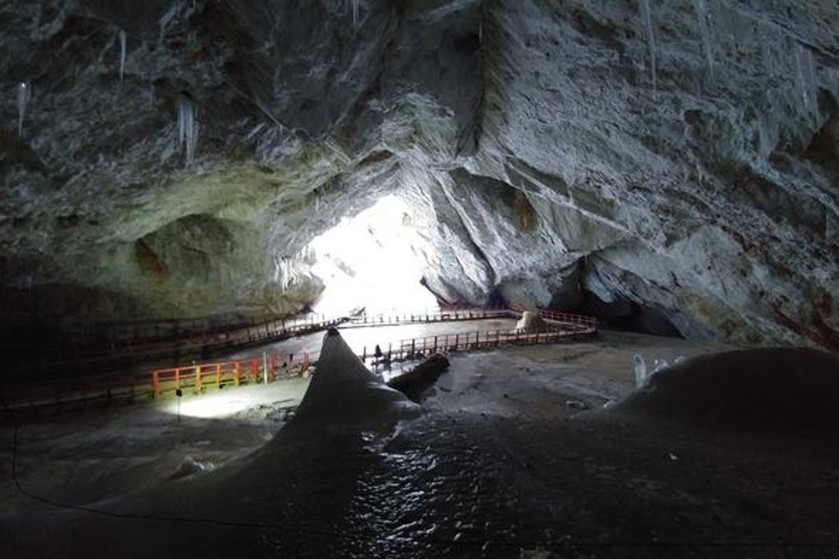 Ancient bacteria found in cave resistant to 10 types of antibiotics