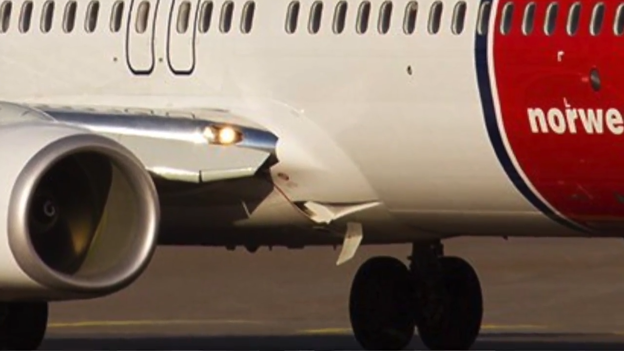 What airlines don’t tell you about that missing window