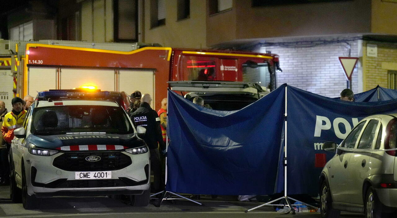 Tragedia nella notte: ragazzi intrappolati in un incendio, morti 5 ...