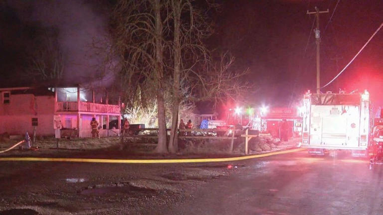 10 displaced after fire breaks out in Clermont County apartment
