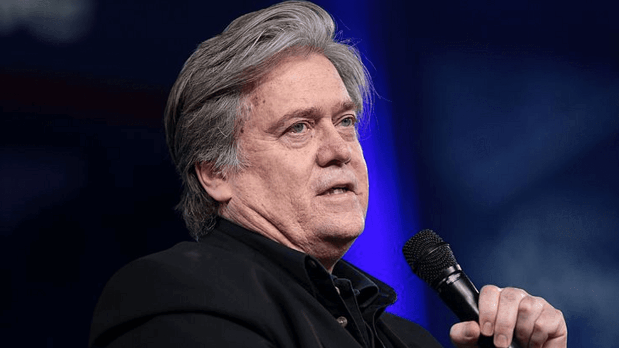 Steve Bannon’s new scandal worse than ever imagined(01)