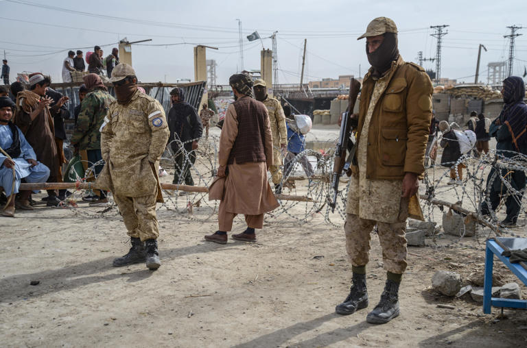 Taliban frees three Pakistani soldiers in Saudi-mediated move