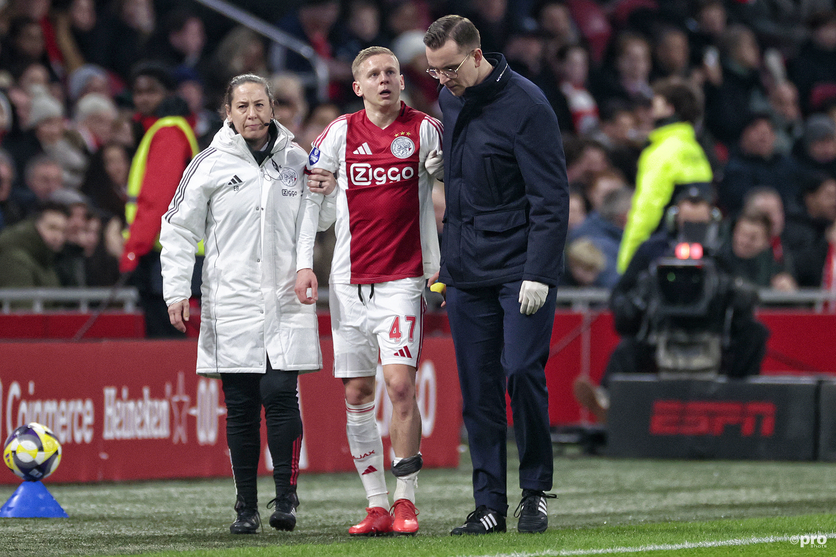 'Mokerslag' voor Ajax: 'Iedereen liep met hem weg, hij pakte leidersrol ...
