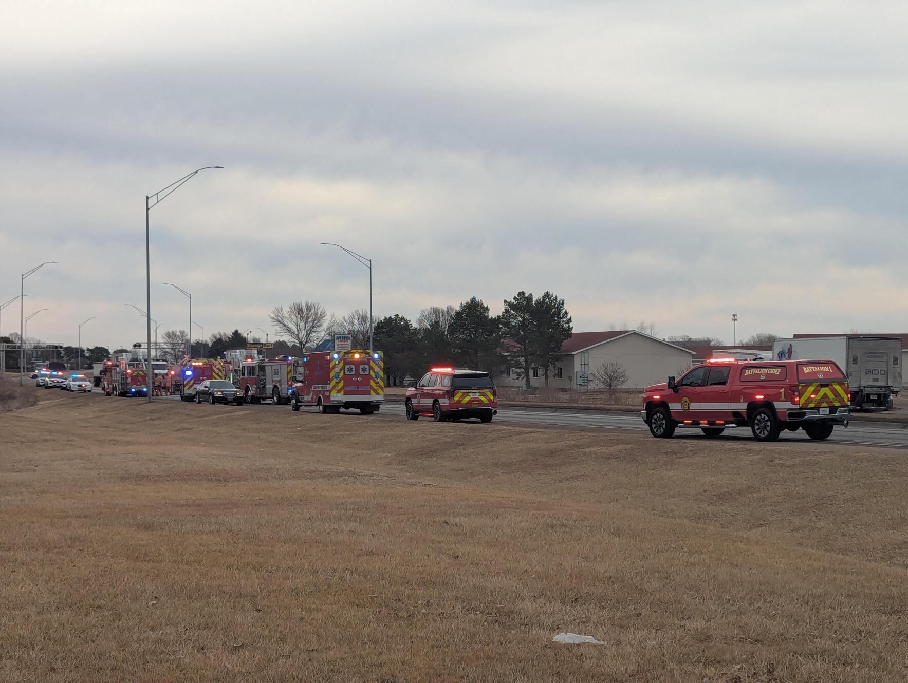 Driver dies after pickup truck crashes into tree in northeast Lincoln ...