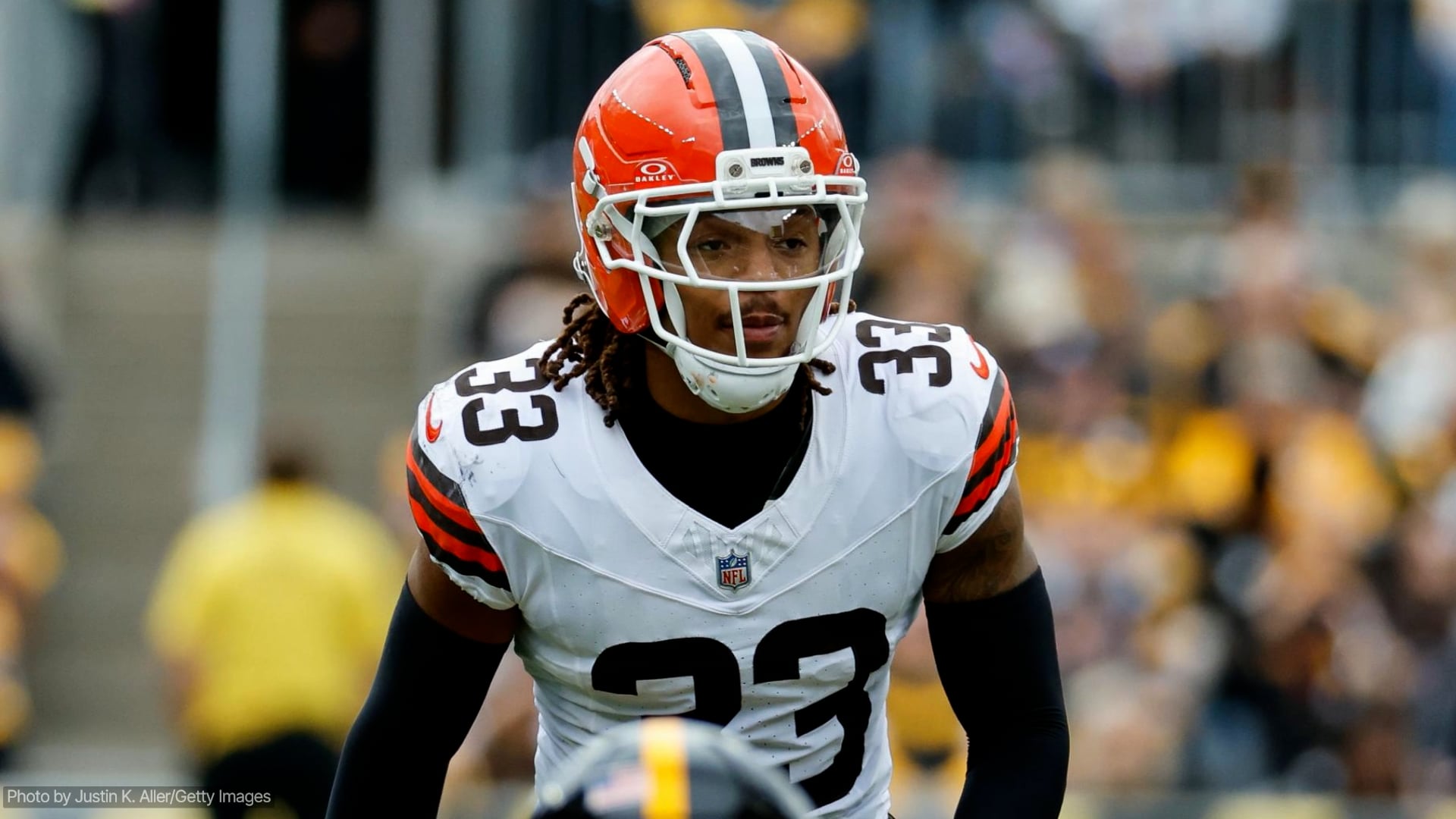 Browns safety Hickman jumped in New York hotel