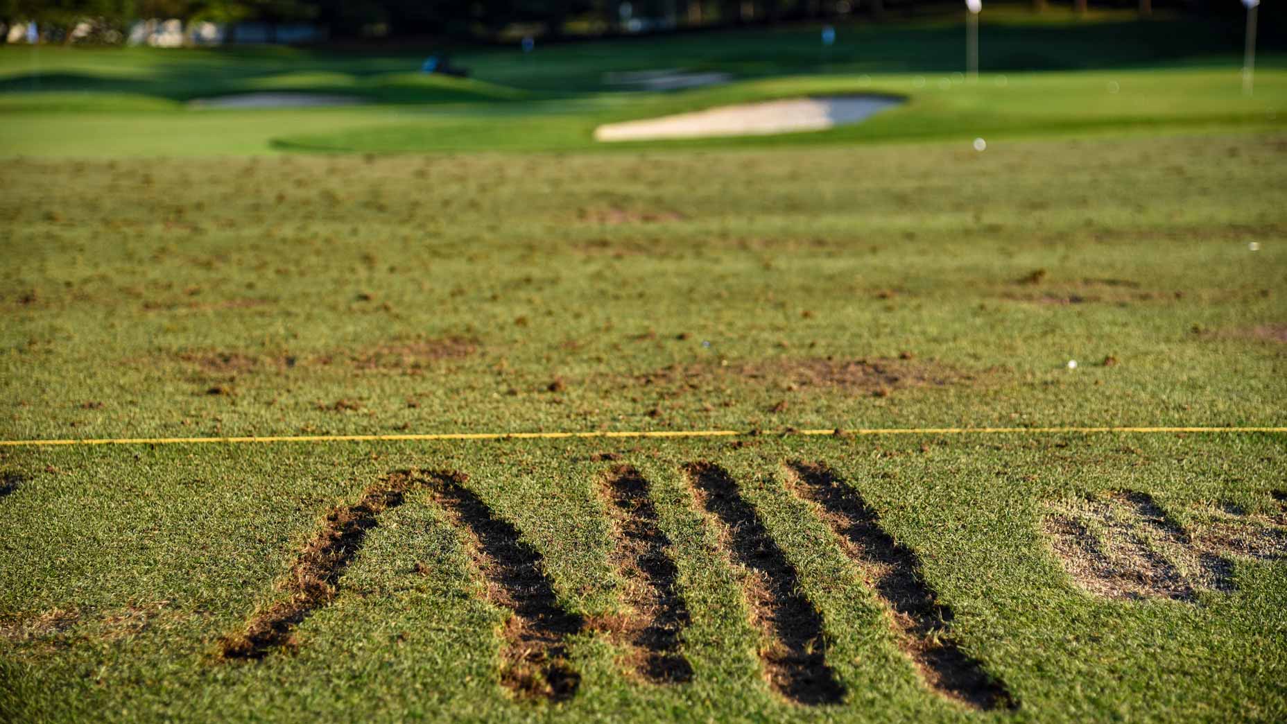 How to expertly analyze your divot pattern to diagnose swing flaws