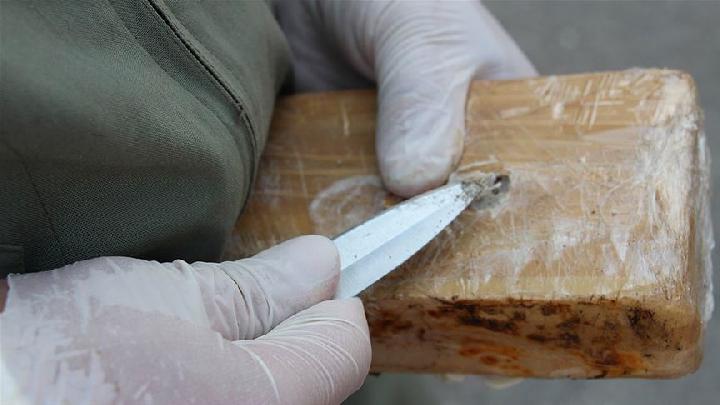 Ilustrasi penangkapan narkoba