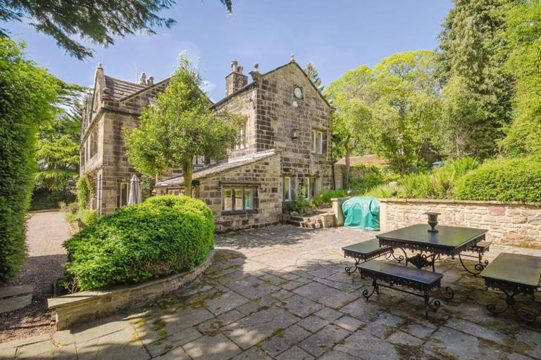Stunning six-bedroom mansion in Yorkshire on sale for £1.15m – and it ...
