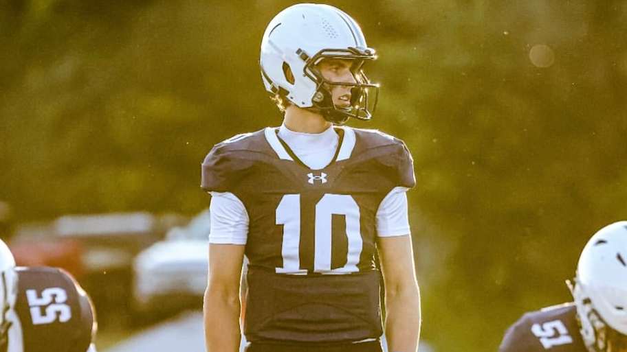 Ole Miss football quarterback commit sits in rare territory amid ...