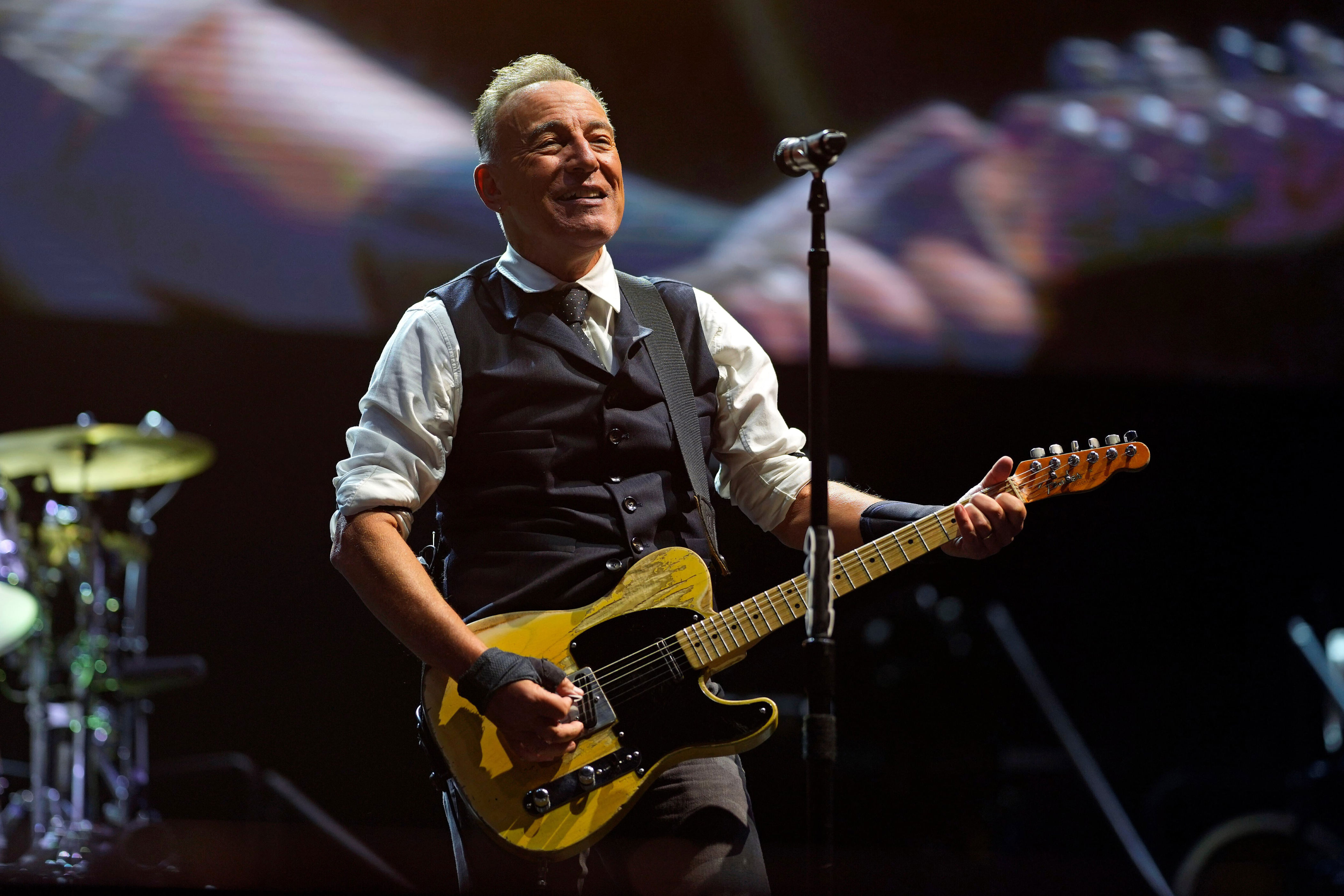 Bruce Springsteen & the E Street Band announce new tour with Boston stop