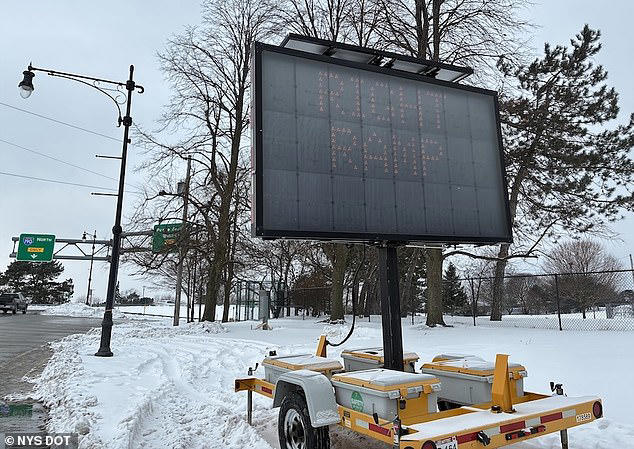 Confusing roundabout at US-Canada border where one wrong turn can ...