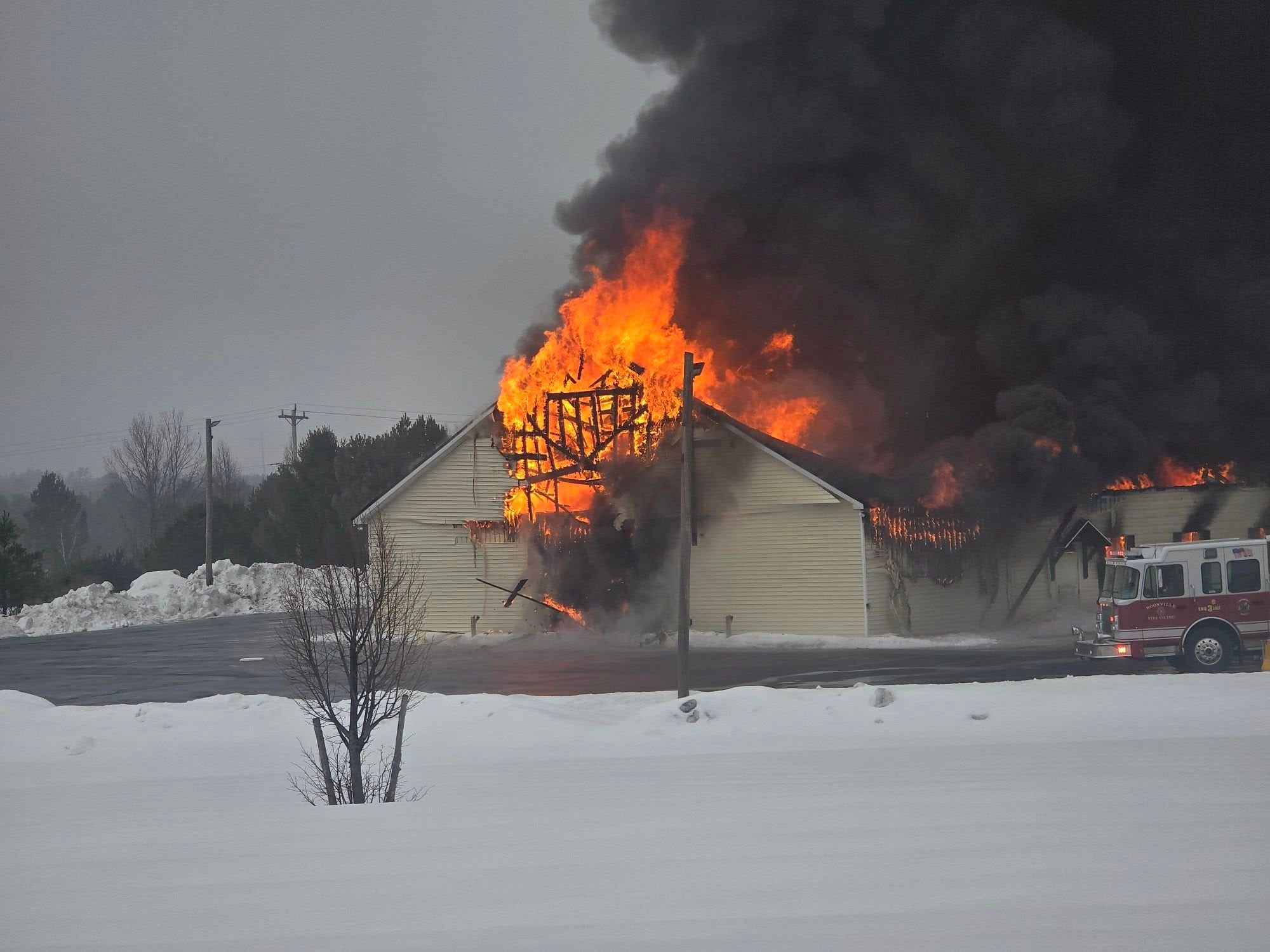 4 firefighters, pastor injured in church explosion in upstate New York<br>