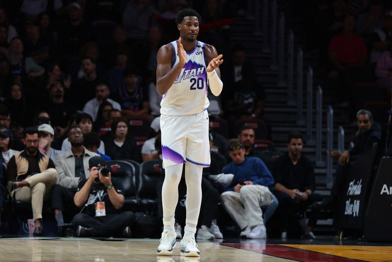 Jazz F Jaren Jackson Jr. has surgery to remove growth in left knee<br>