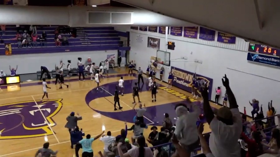 High school basketball team manager hits buzzer beater after opponent’s act of sportsmanship<br><br>