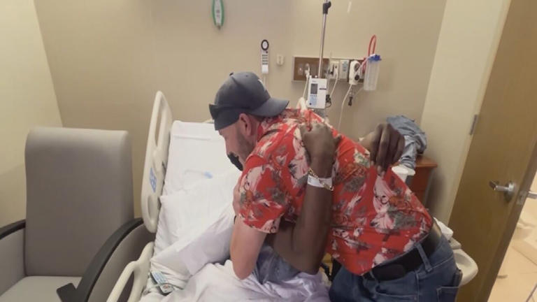 Florida mom reunites with hero who saved her and her 3 children after ...