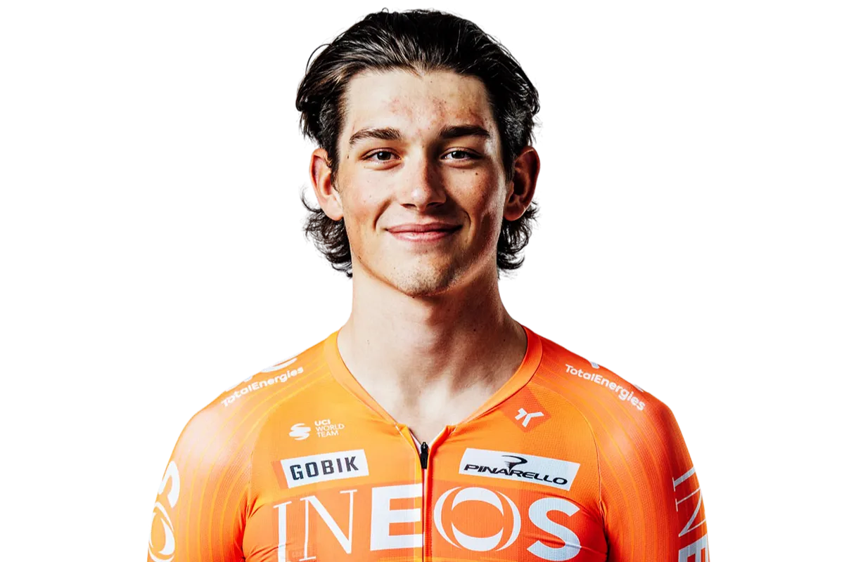 Tarling takes a small hit from Evenepoel in the desert, but: 