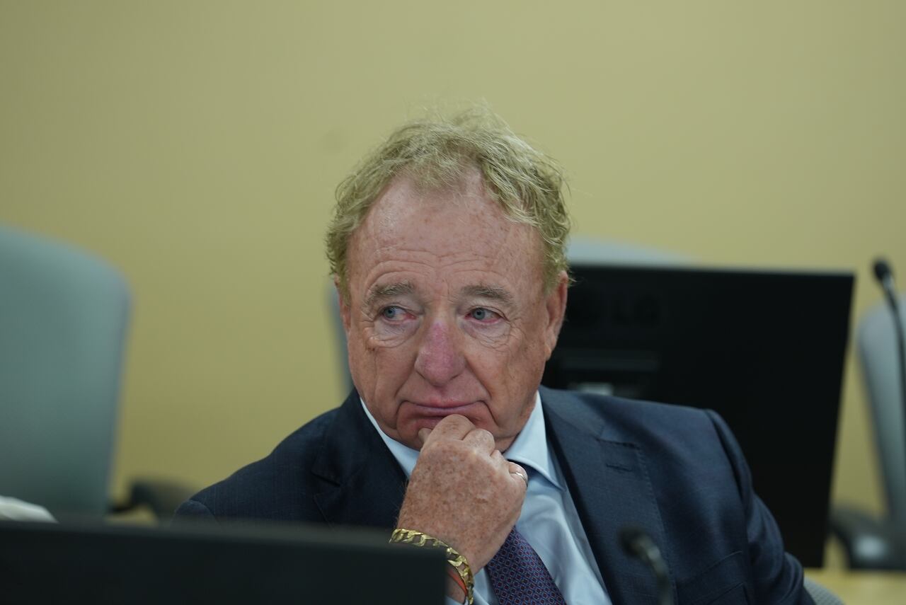 Former Winnipeg CAO tells inquiry it was probably not right to meet ...