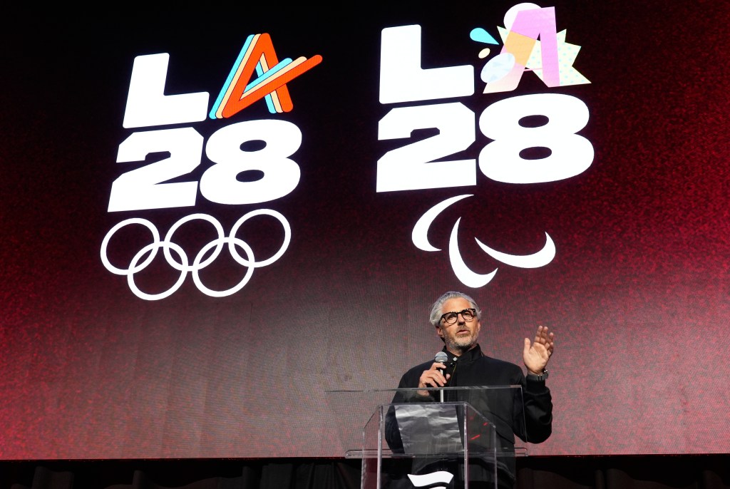 Angry Angelenos call on Mayor Karen Bass to resign after statement ...